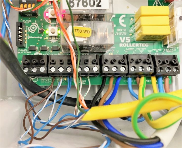 File:Rollertec-V5-Control-Board-Wiring.jpg